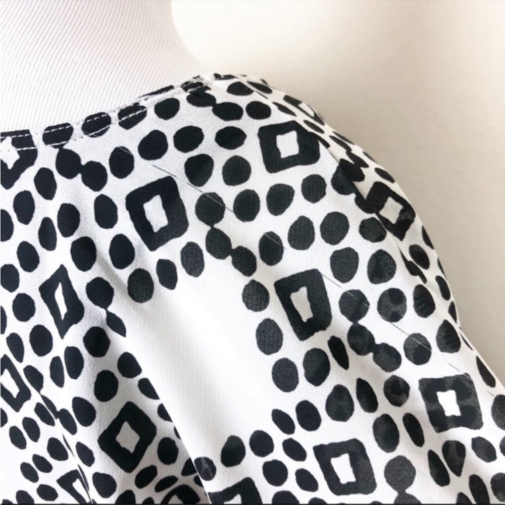 Anthropologie Meadow Rue Black and White Lined Short Sleeve Blouse - Size - XS - Picture 7 of 8